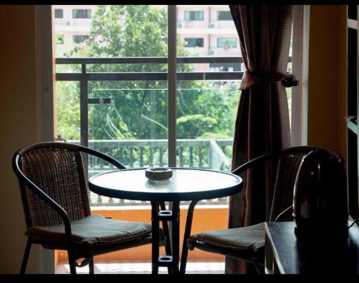 Lucky Inn Residency Паттая Номер фото